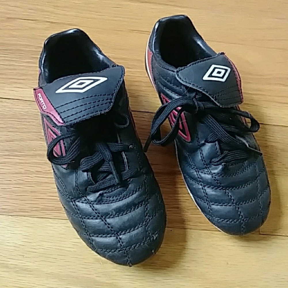 Soccer cleats